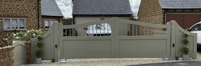 warwick aluminium gate