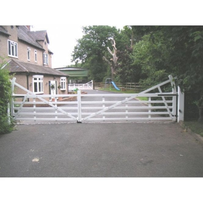 ARDEN GATES The Benton Aluminium 5 Bar Estate Style Gate | Traditional Timber Look Design