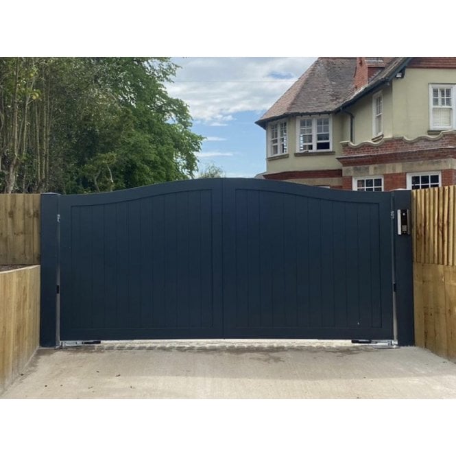 ARDEN GATES The Claverdon Smooth Top Aluminium Gate