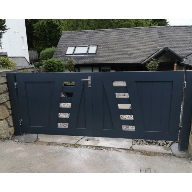 ARDEN GATES The Nuthurst Aluminium Gate