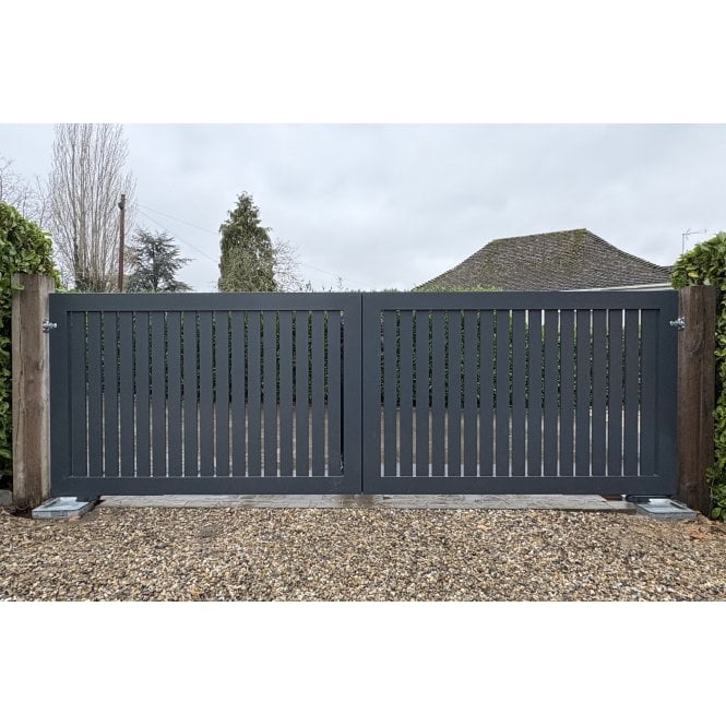 ARDEN GATES The Vertical Kenilworth Aluminium Gate