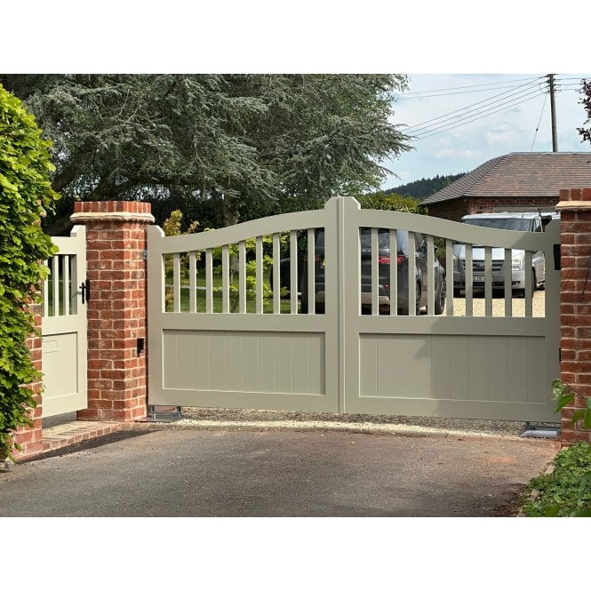 ARDEN GATES The Warwick Long Spar Aluminium Gate